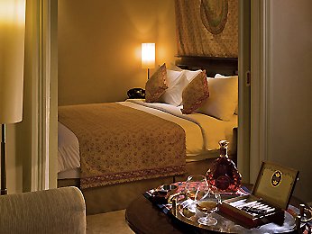 2631759-The-Phoenix-Hotel-Yogyakarta-MGallery-Collection-Guest-Room-5.jpg